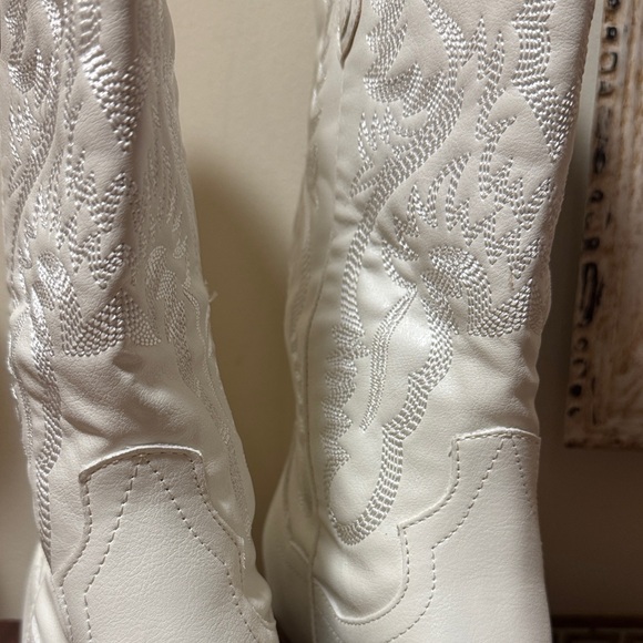 Altar'd State White Cowboy Cowgirl Western Heeled Boots - Picture 3 of 8